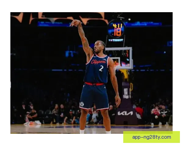 湖人险胜快船球员表现分化明显